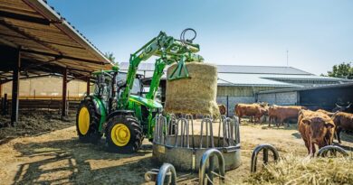 John Deere présente le nouveau tracteur 5M cow