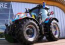 New Holland a lancé une édition spéciale du tracteur T7.300 pour marquer l' anniversaire de son usine à Basildon