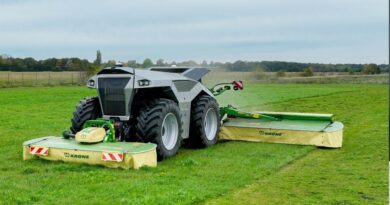 Les spécialistes du machinisme agricole KRONE et LEMKEN élargissent le champ d'application de leur unité de traction autonome.