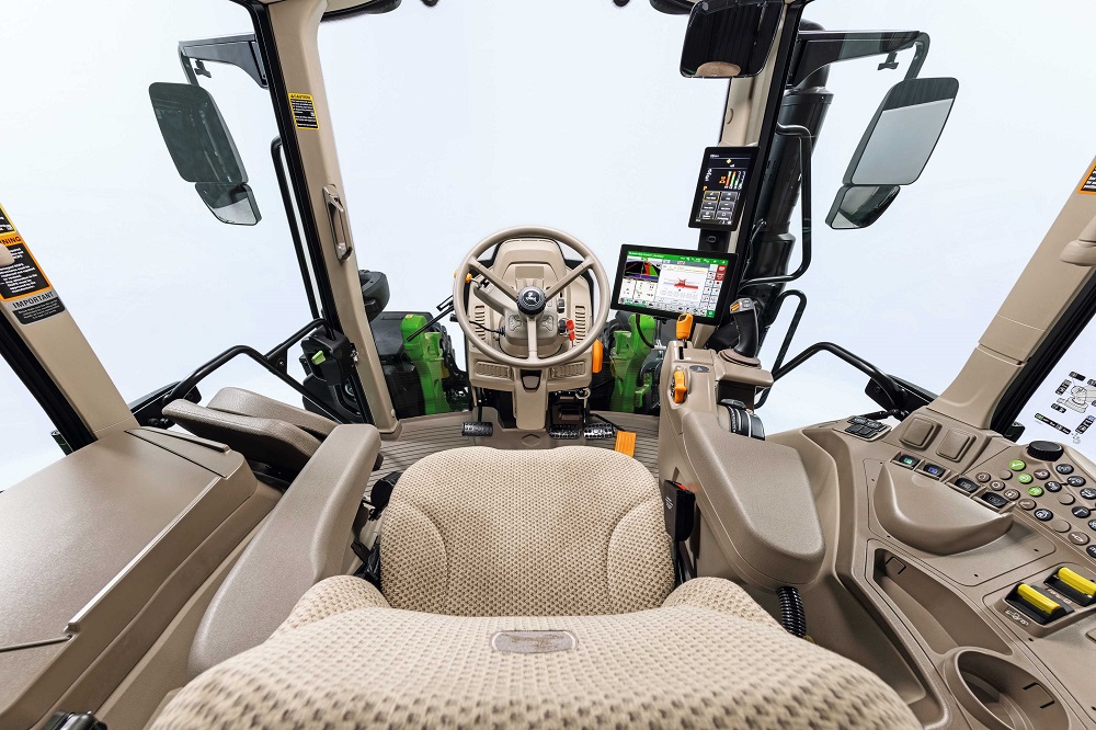 John Deere présente sa nouvelle série detracteurs 6M la cabine