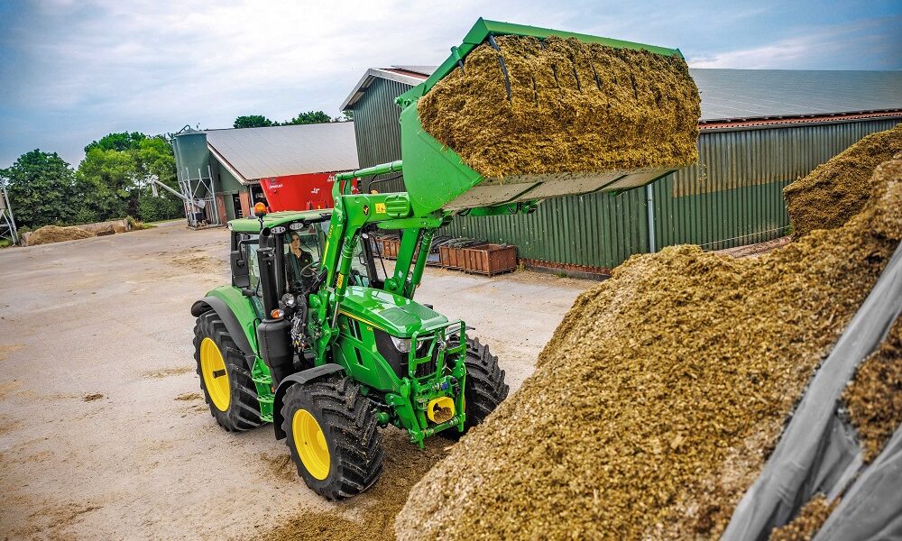 John Deere présente sa nouvelle série detracteurs 6M en couverture