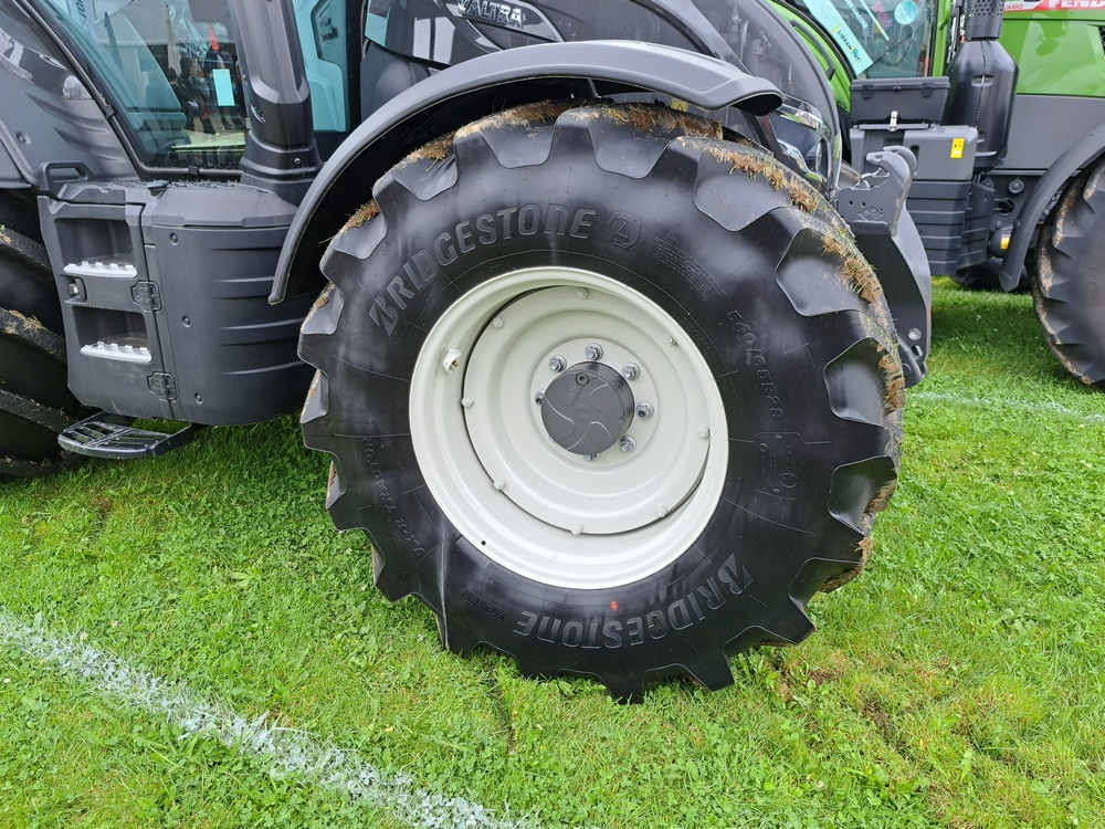 Bridgestone VX-R Tractor